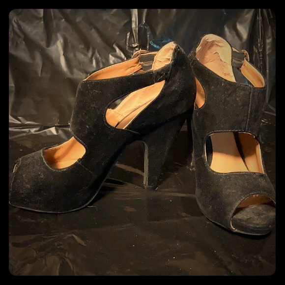 Black suede heels - Picture 1 of 1